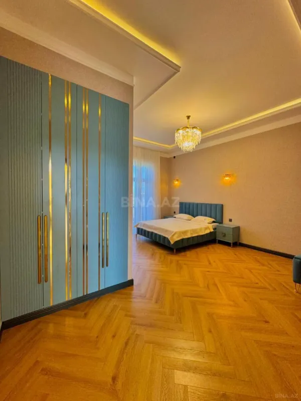 Satılır 6 otaqlı həyət evi 675 m²