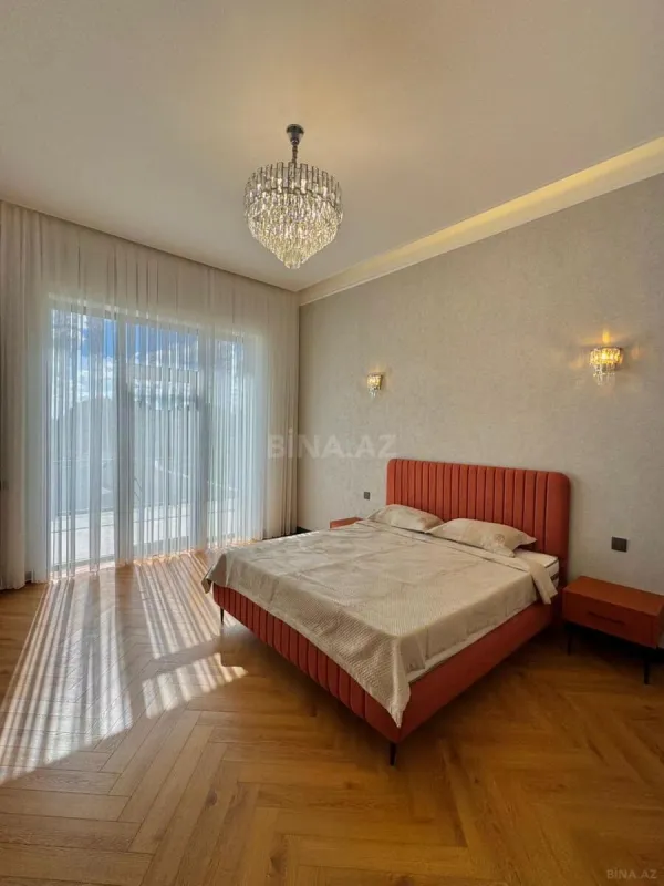 Satılır 6 otaqlı həyət evi 675 m²
