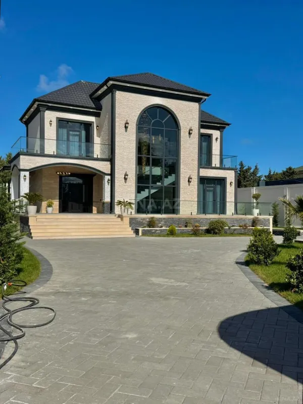 Satılır 6 otaqlı həyət evi 675 m²