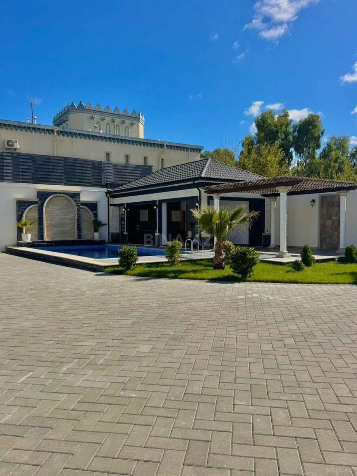 Satılır 6 otaqlı həyət evi 675 m²