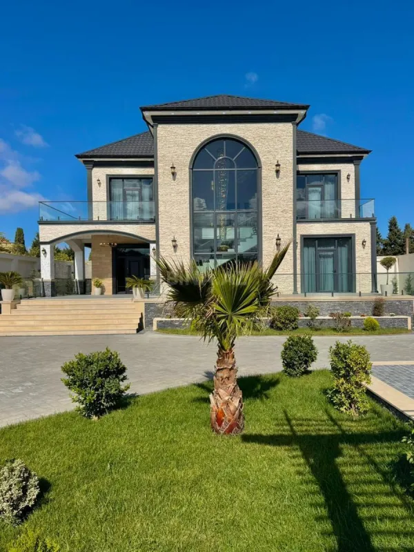 Satılır 6 otaqlı həyət evi 675 m²