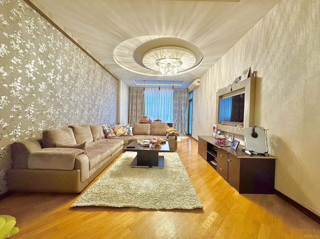 Satılır 2 otaqlı mənzil 103 m²