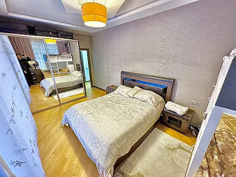 Satılır 2 otaqlı mənzil 103 m²