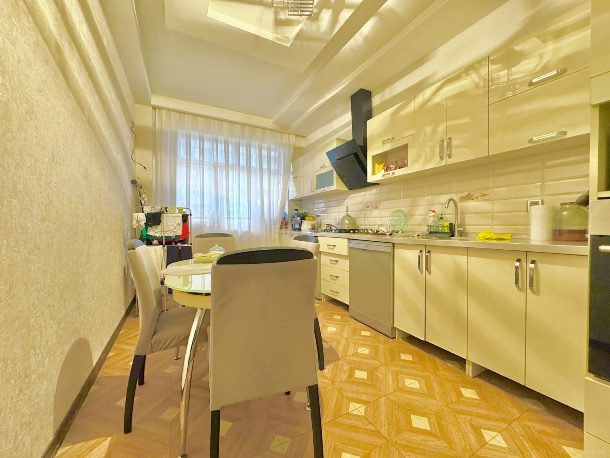 Satılır 2 otaqlı mənzil 103 m²