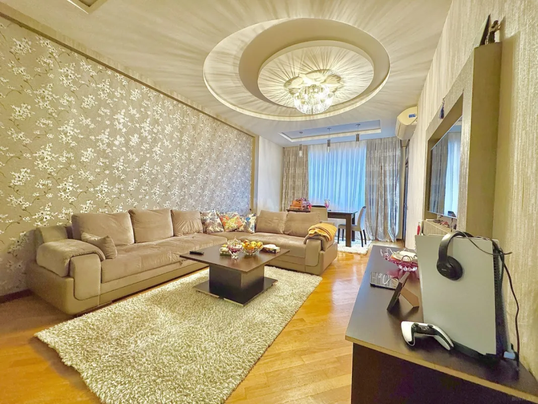 Satılır 2 otaqlı mənzil 103 m²