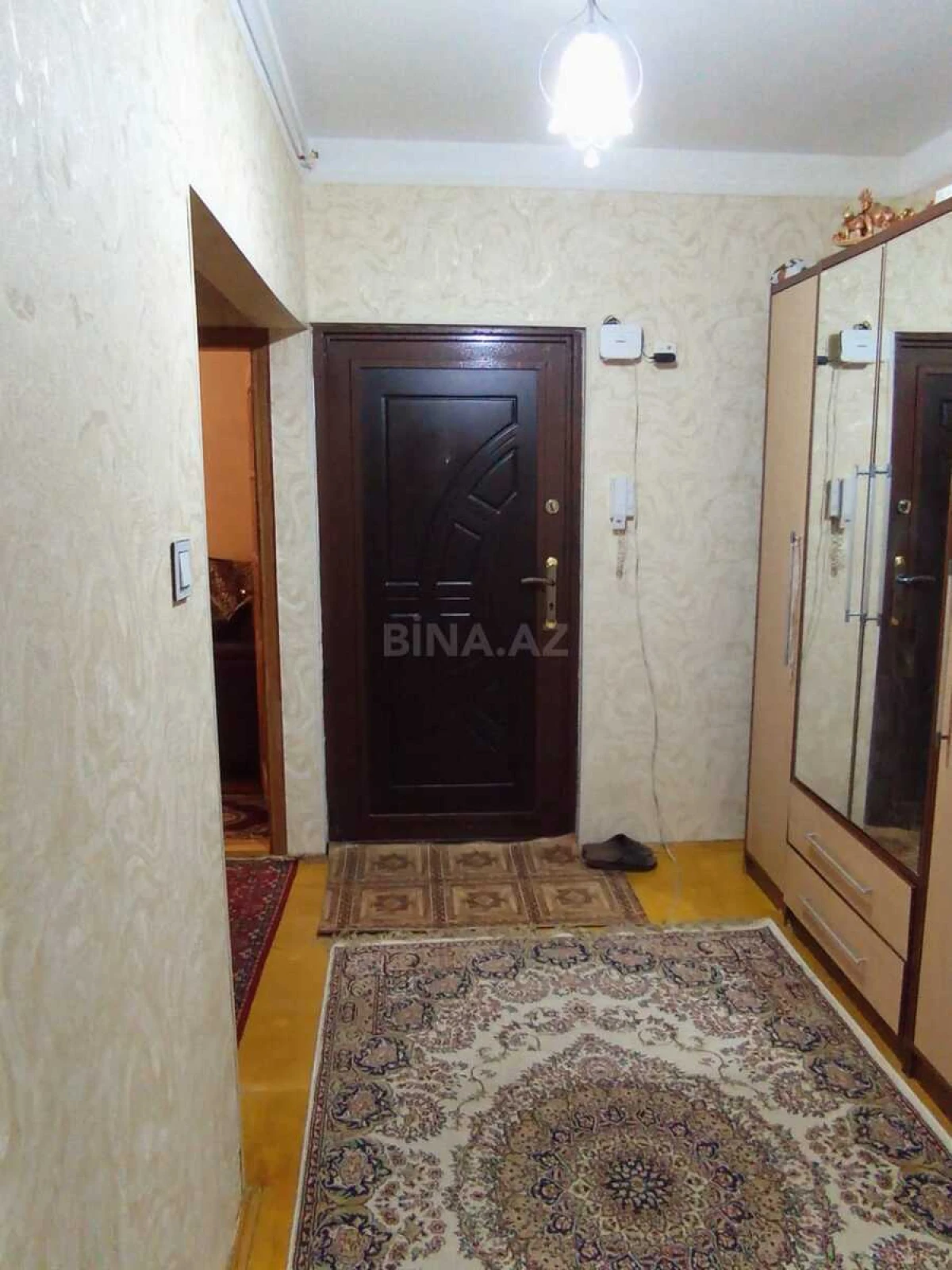 Satılır 4 otaqlı mənzil 100 m²