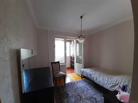 Satılır 4 otaqlı mənzil 100 m²