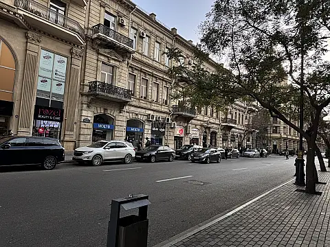 Kirayə verilir 2 otaqlı ofis 47 m²