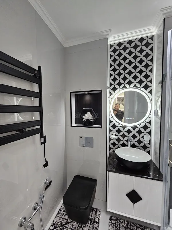 Satılır 2 otaqlı mənzil 60 m²