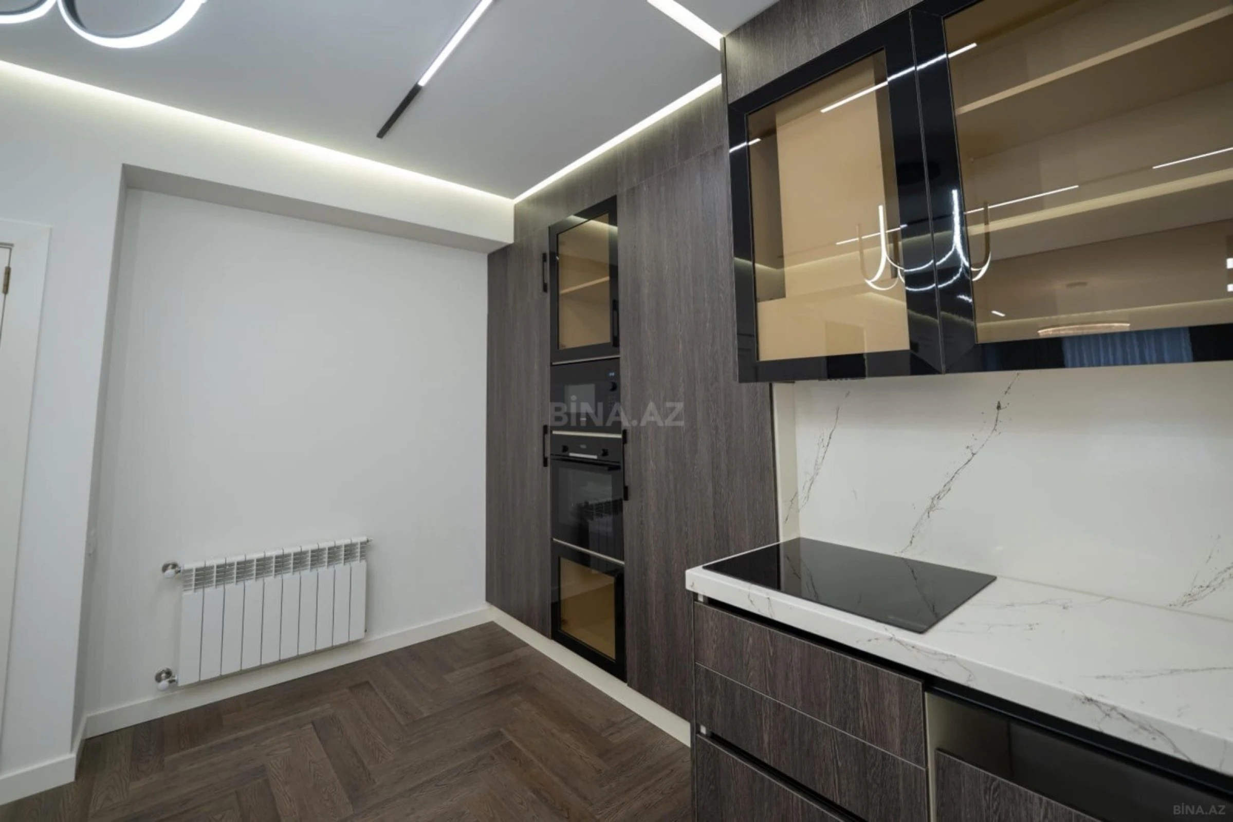 Satılır 3 otaqlı mənzil 121 m²