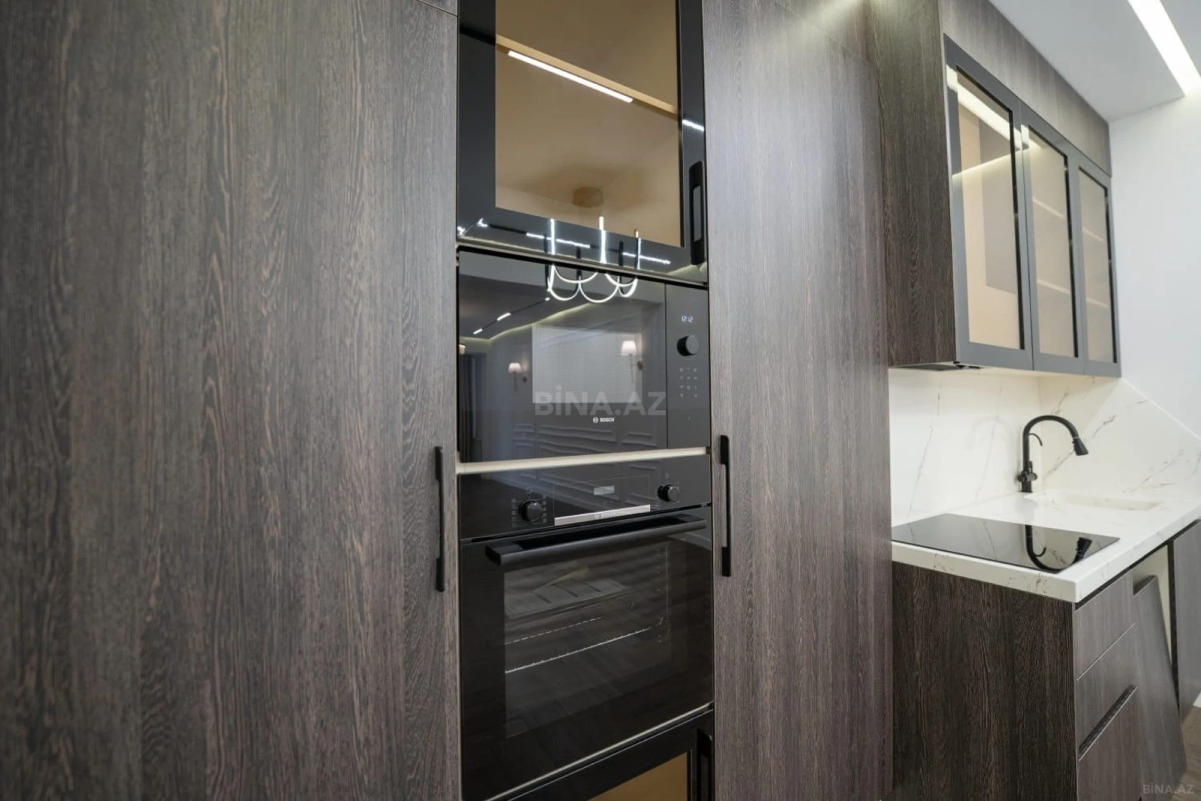 Satılır 3 otaqlı mənzil 121 m²