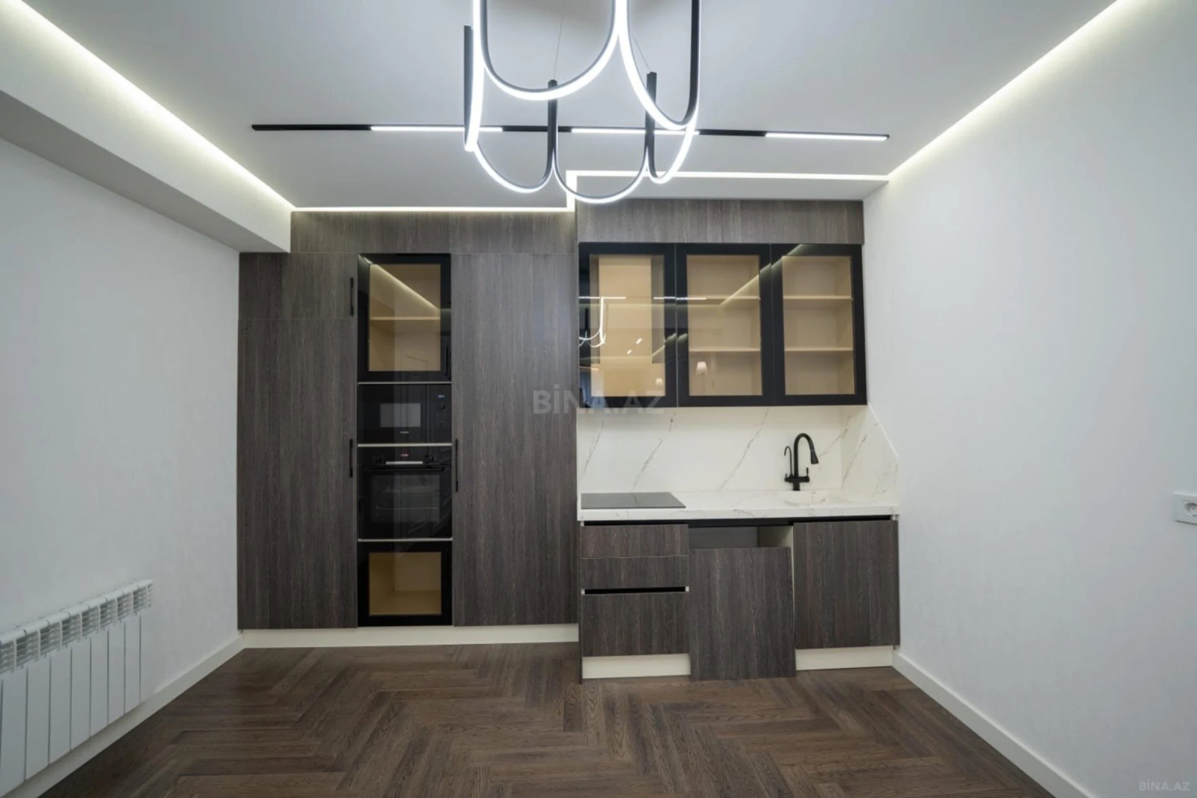 Satılır 3 otaqlı mənzil 121 m²