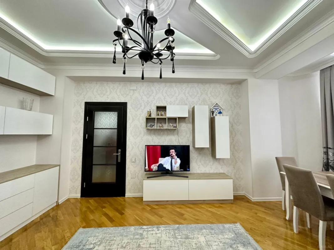 Satılır 2 otaqlı mənzil 68 m²
