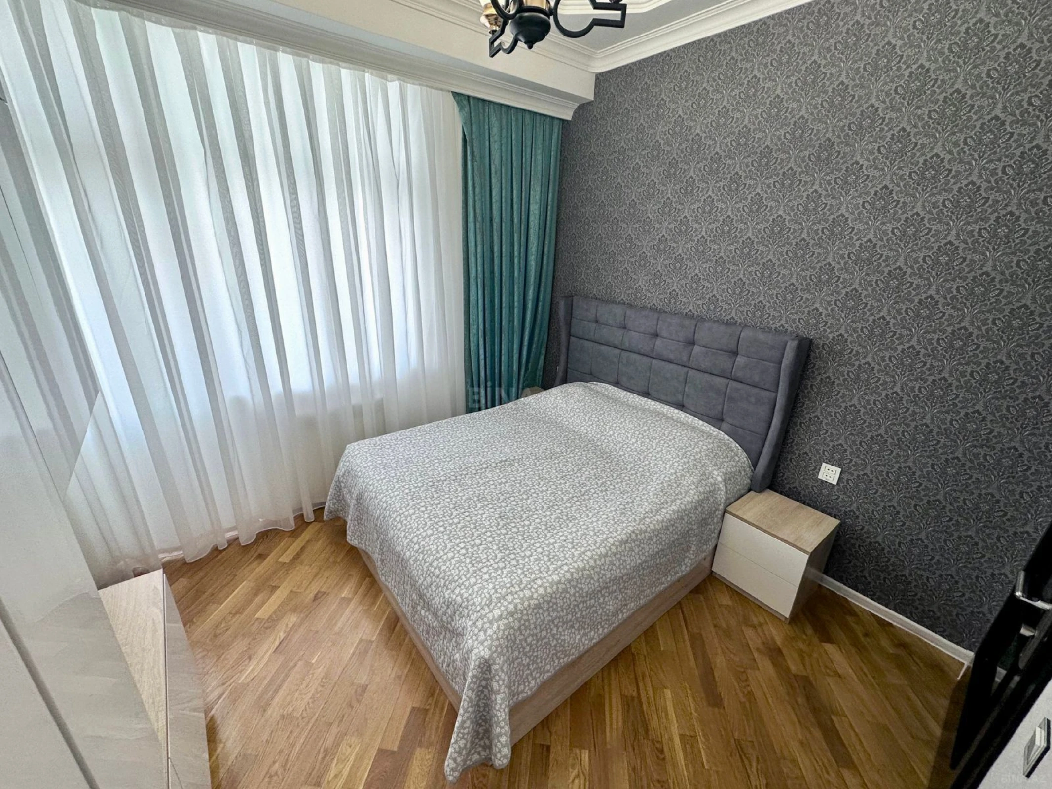 Satılır 2 otaqlı mənzil 68 m²