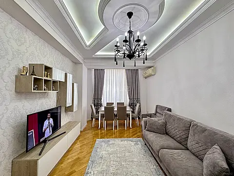Satılır 2 otaqlı mənzil 68 m²