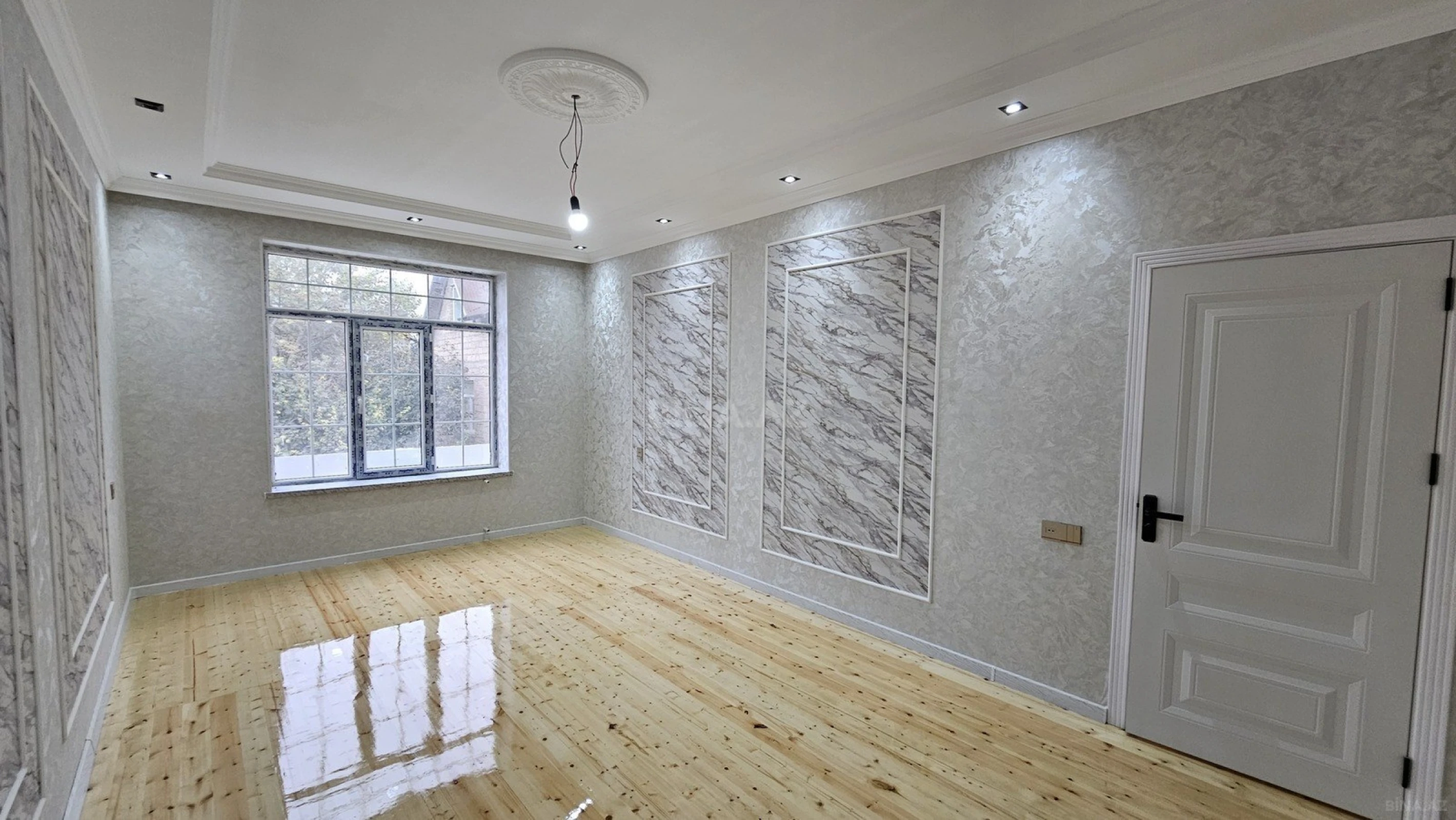 Satılır 5 otaqlı həyət evi 230 m²