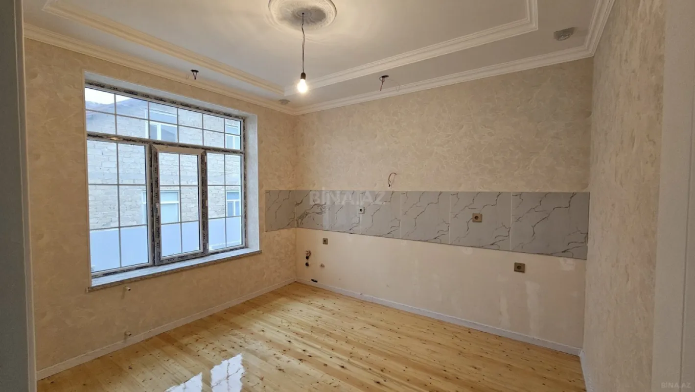 Satılır 5 otaqlı həyət evi 230 m²