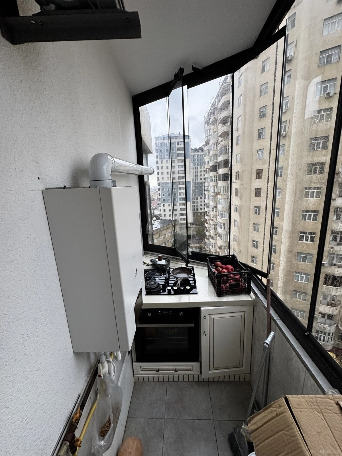 Satılır 4 otaqlı mənzil 140 m²