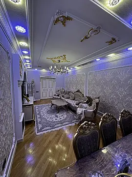 Satılır 4 otaqlı mənzil 140 m²