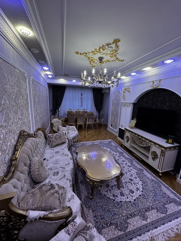 Satılır 4 otaqlı mənzil 140 m²