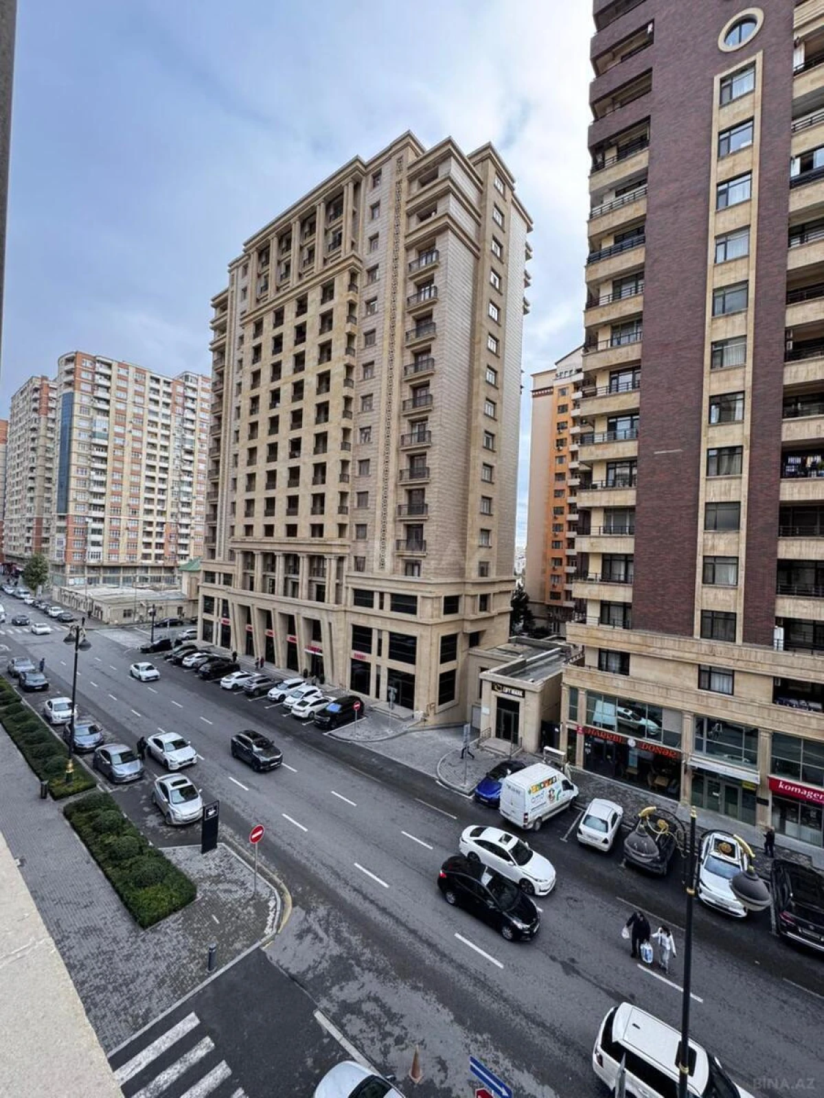 Satılır 3 otaqlı mənzil 150 m²