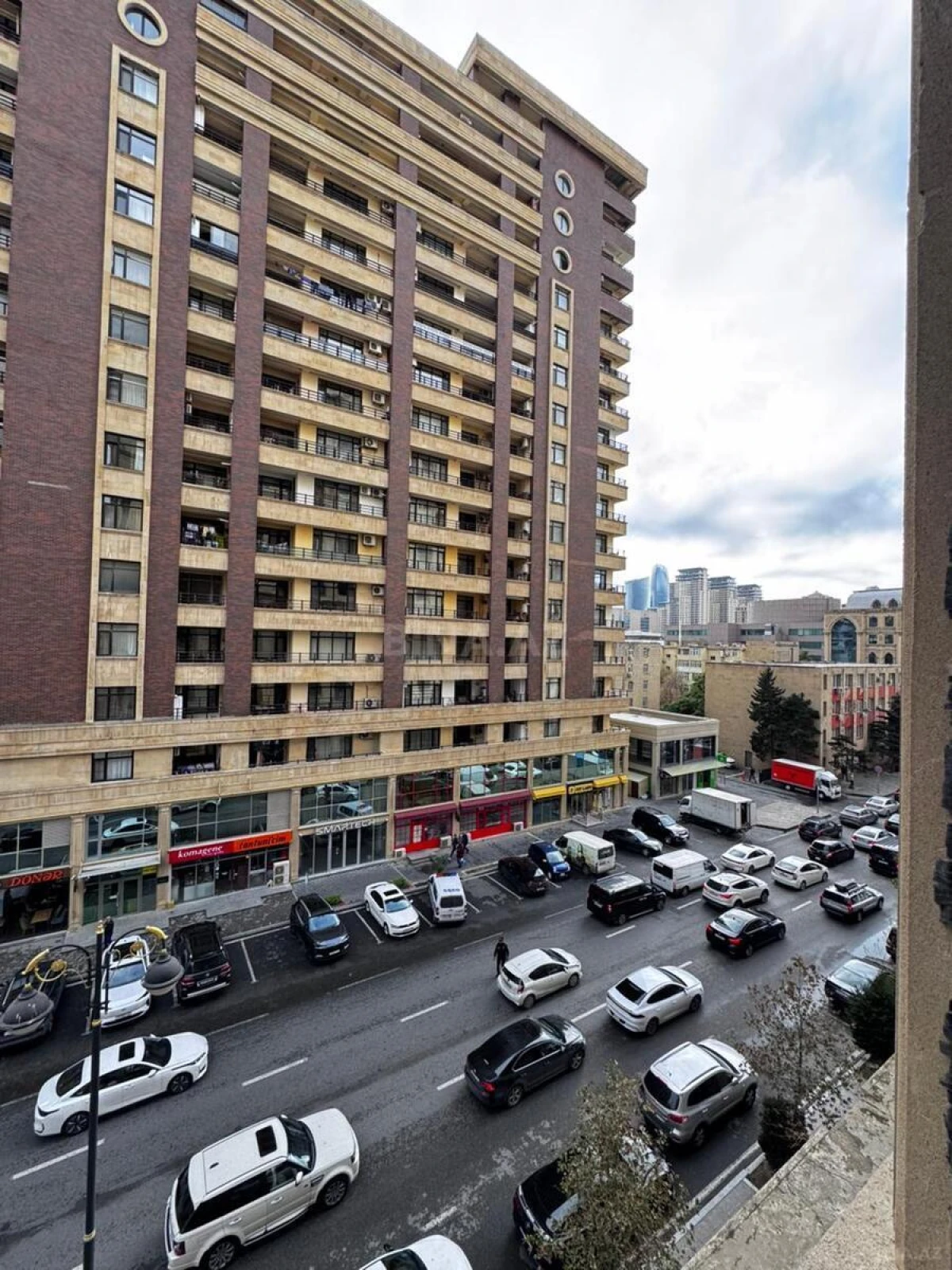Satılır 3 otaqlı mənzil 150 m²