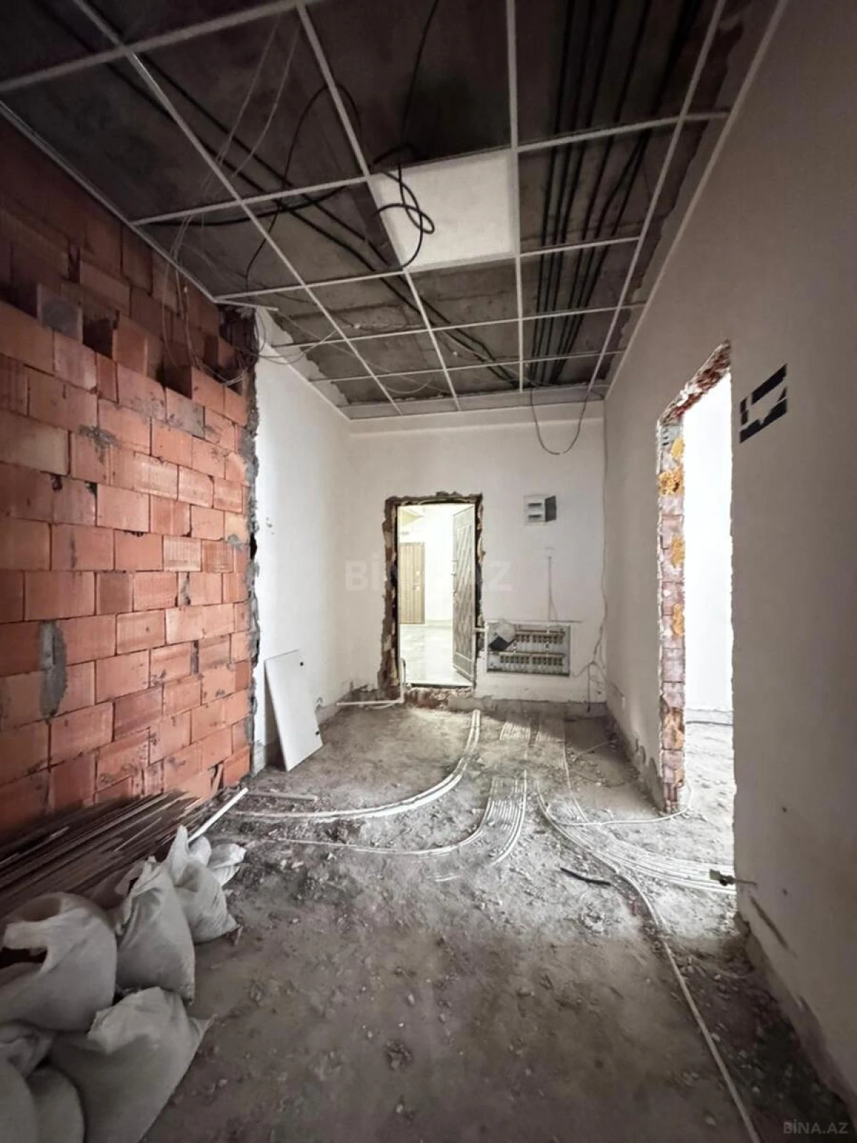 Satılır 3 otaqlı mənzil 150 m²