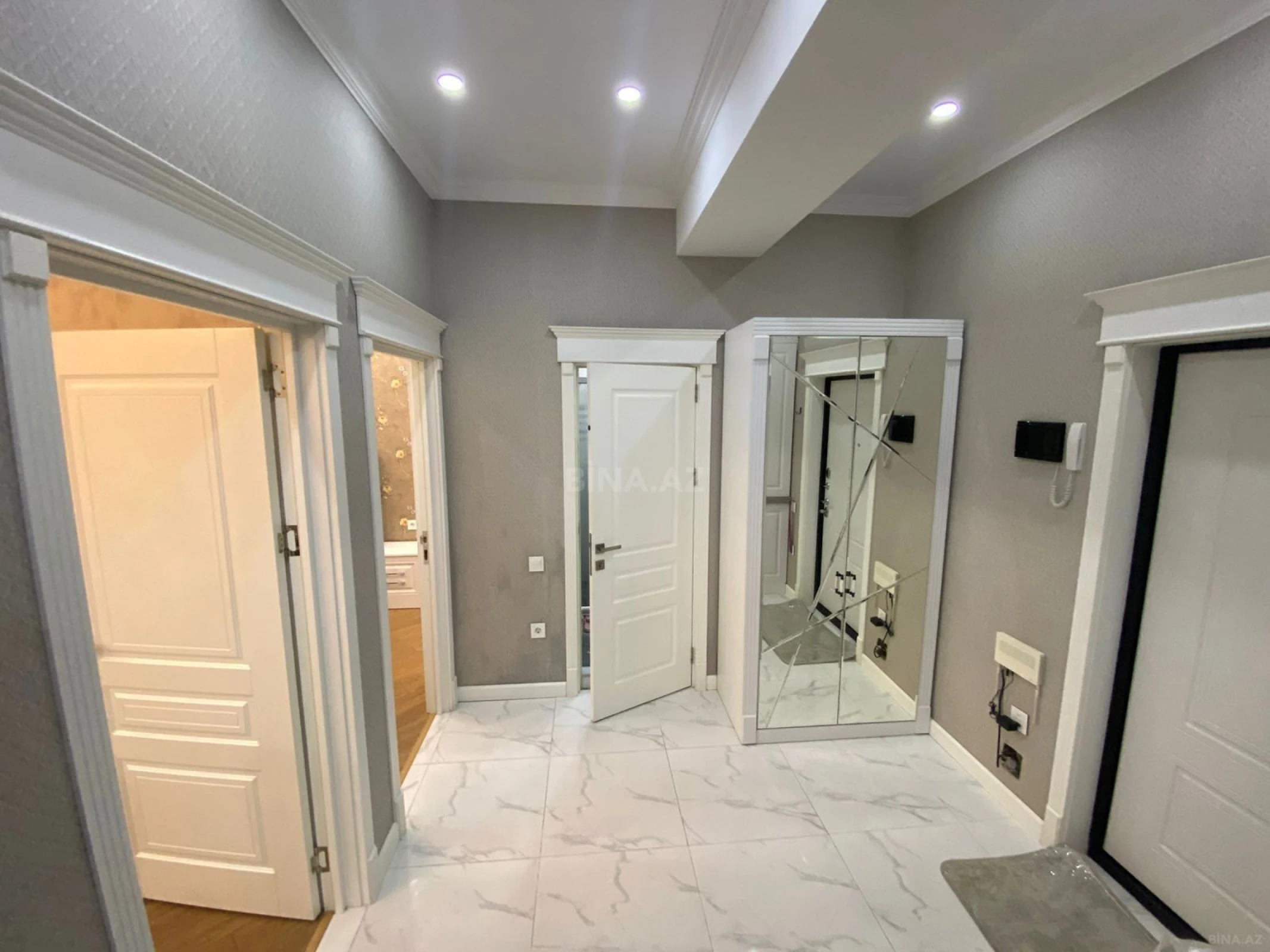 Kirayə verilir 2 otaqlı mənzil 60 m²