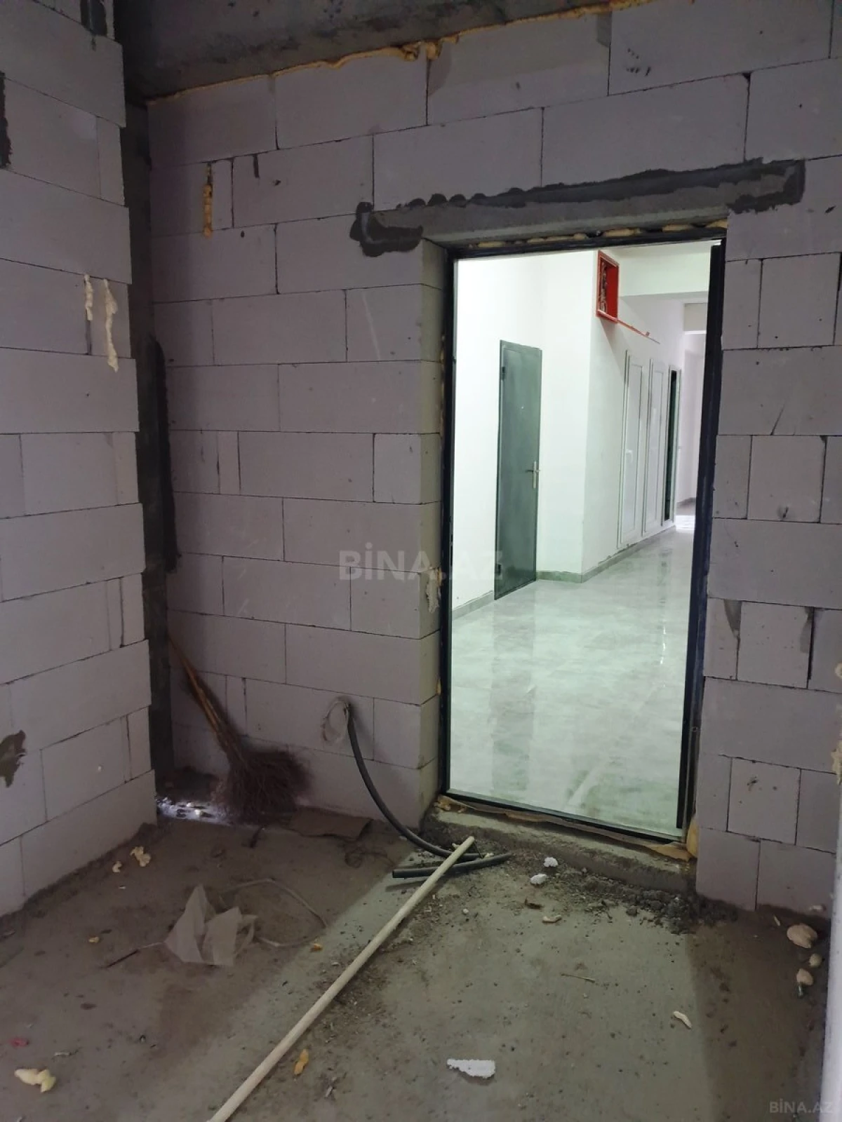 Satılır 2 otaqlı mənzil 108 m²