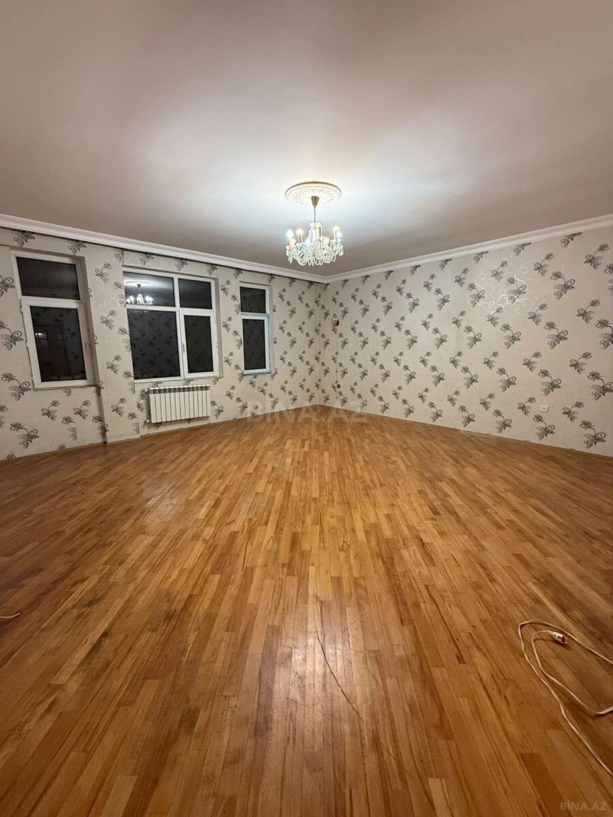 Satılır 3 otaqlı mənzil 140 m²