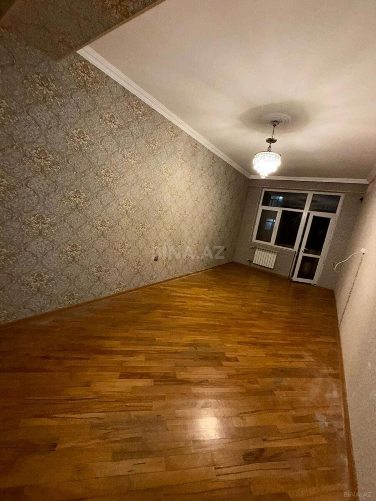 Satılır 3 otaqlı mənzil 140 m²