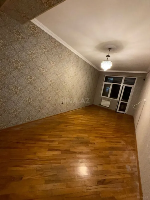 Satılır 3 otaqlı mənzil 140 m²