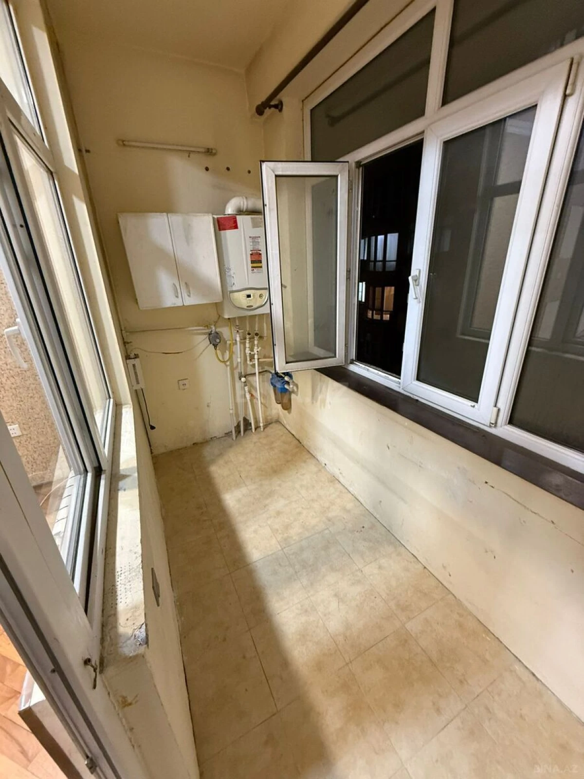 Satılır 3 otaqlı mənzil 140 m²