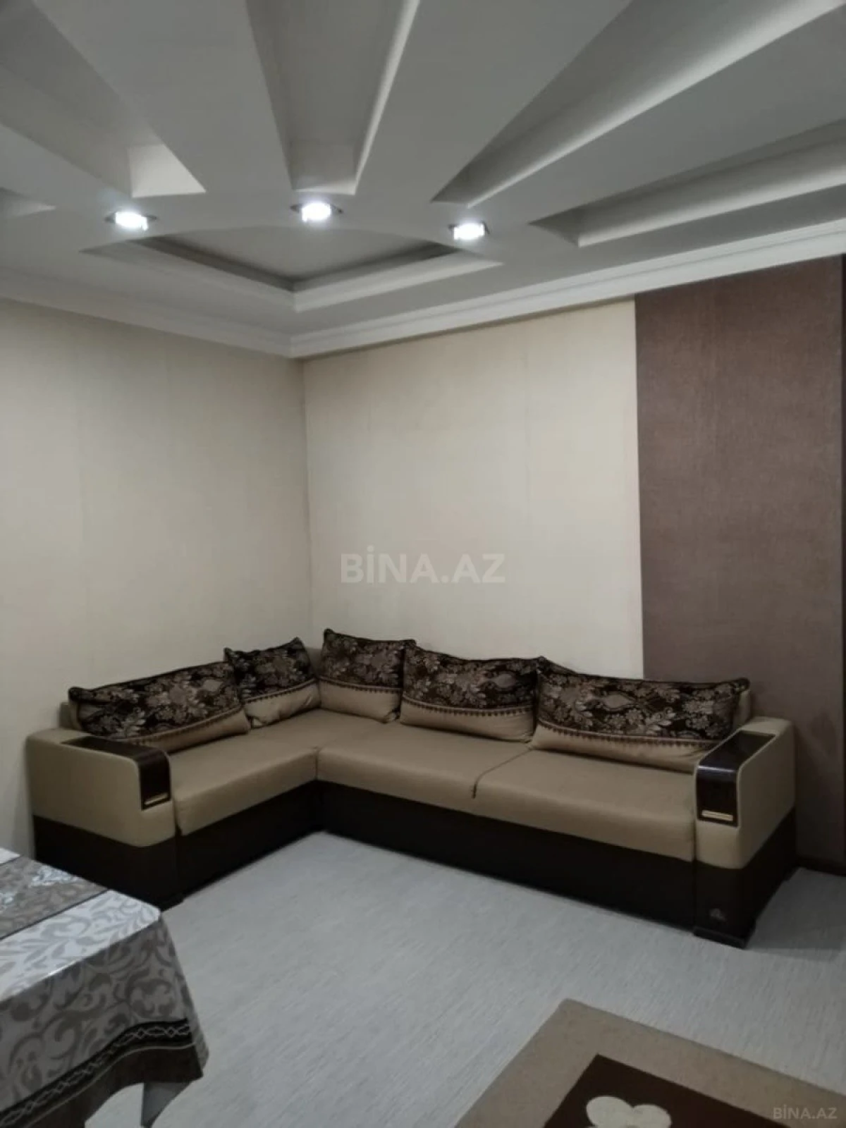 Satılır 3 otaqlı mənzil 98 m²