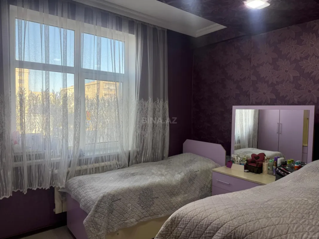 Satılır 3 otaqlı mənzil 98 m²
