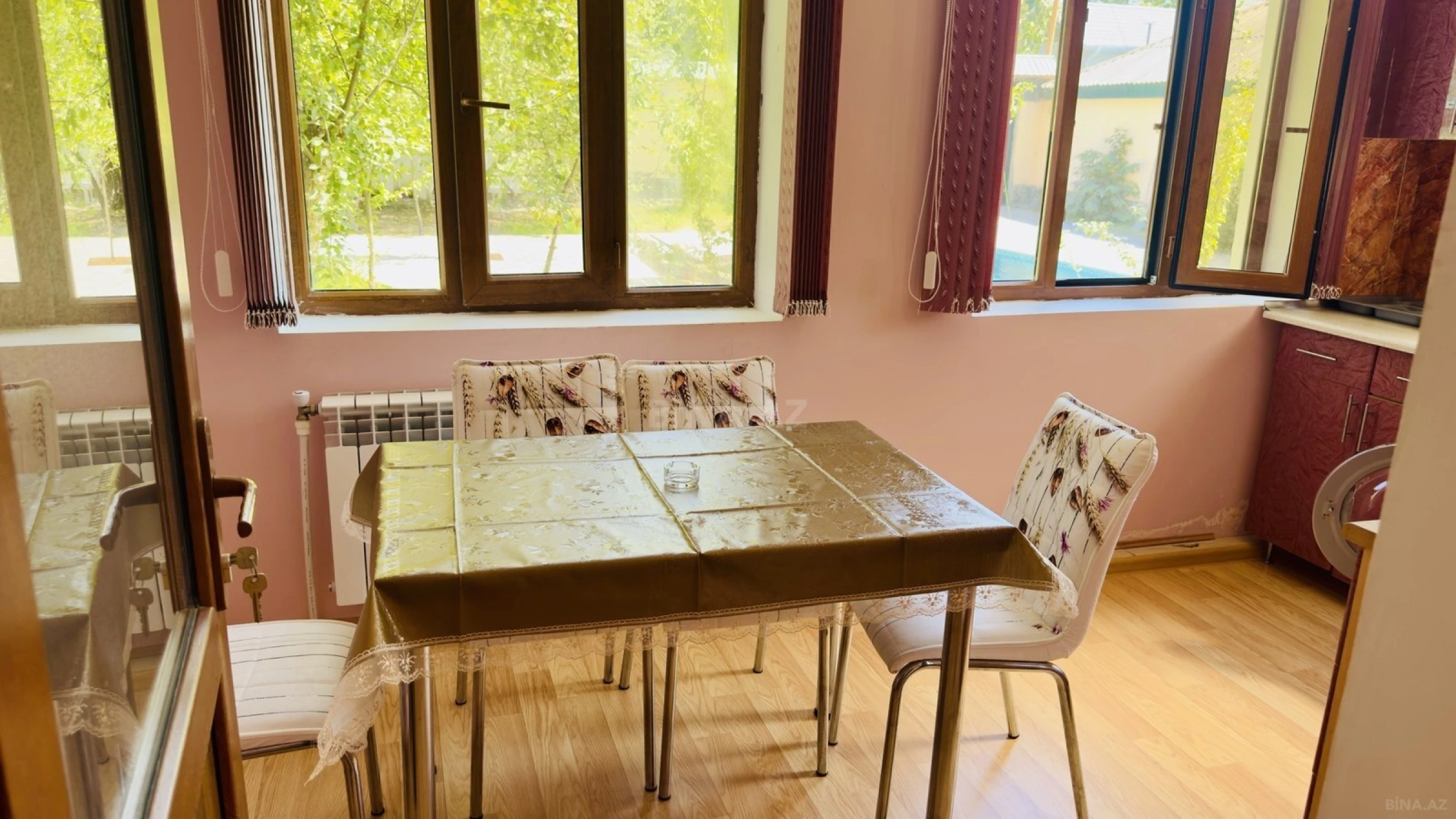 Satılır 4 otaqlı həyət evi 152 m²