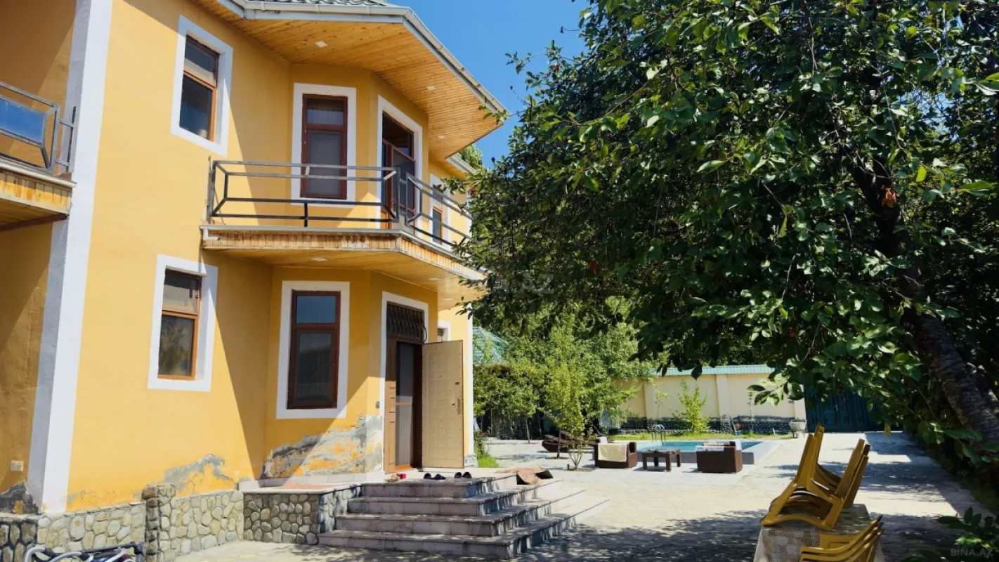 Satılır 4 otaqlı həyət evi 152 m²