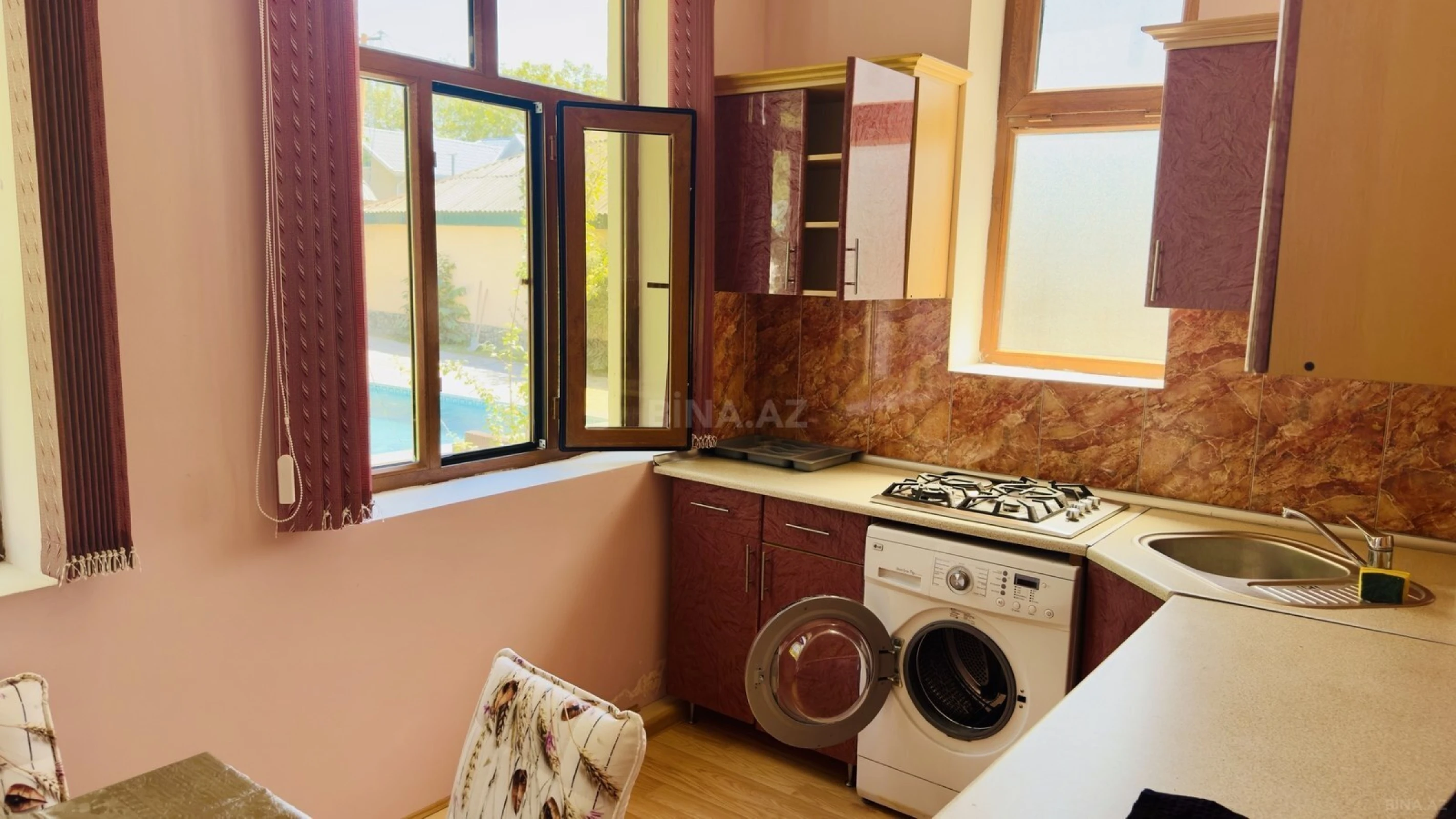 Satılır 4 otaqlı həyət evi 152 m²