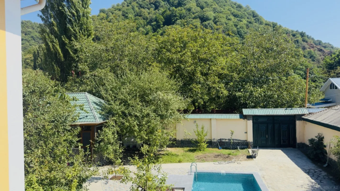 Satılır 4 otaqlı həyət evi 152 m²