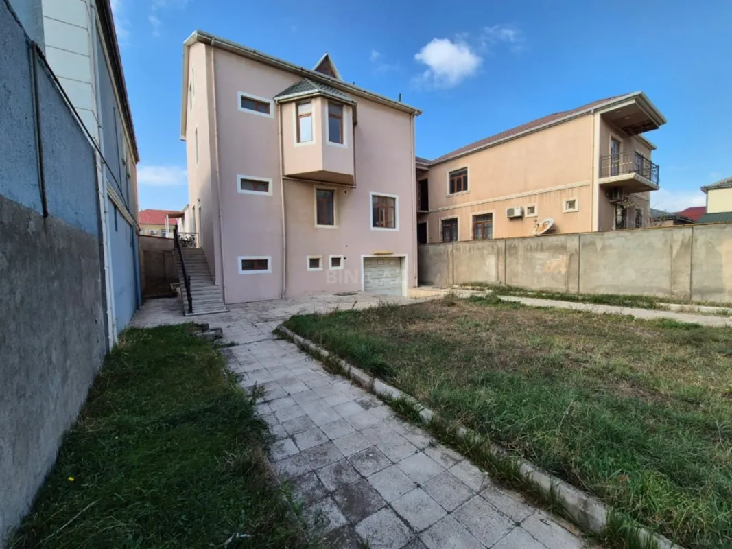 Satılır 6 otaqlı həyət evi 320 m²