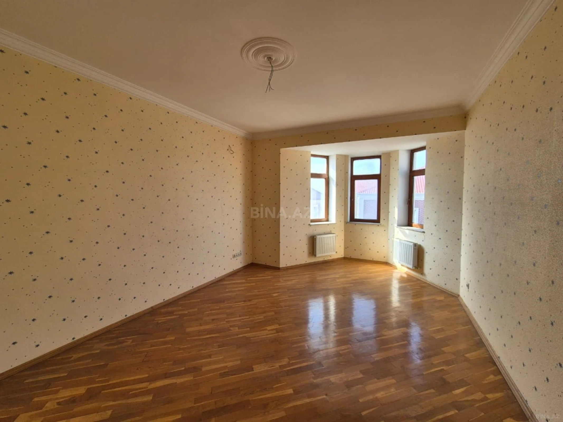 Satılır 6 otaqlı həyət evi 320 m²