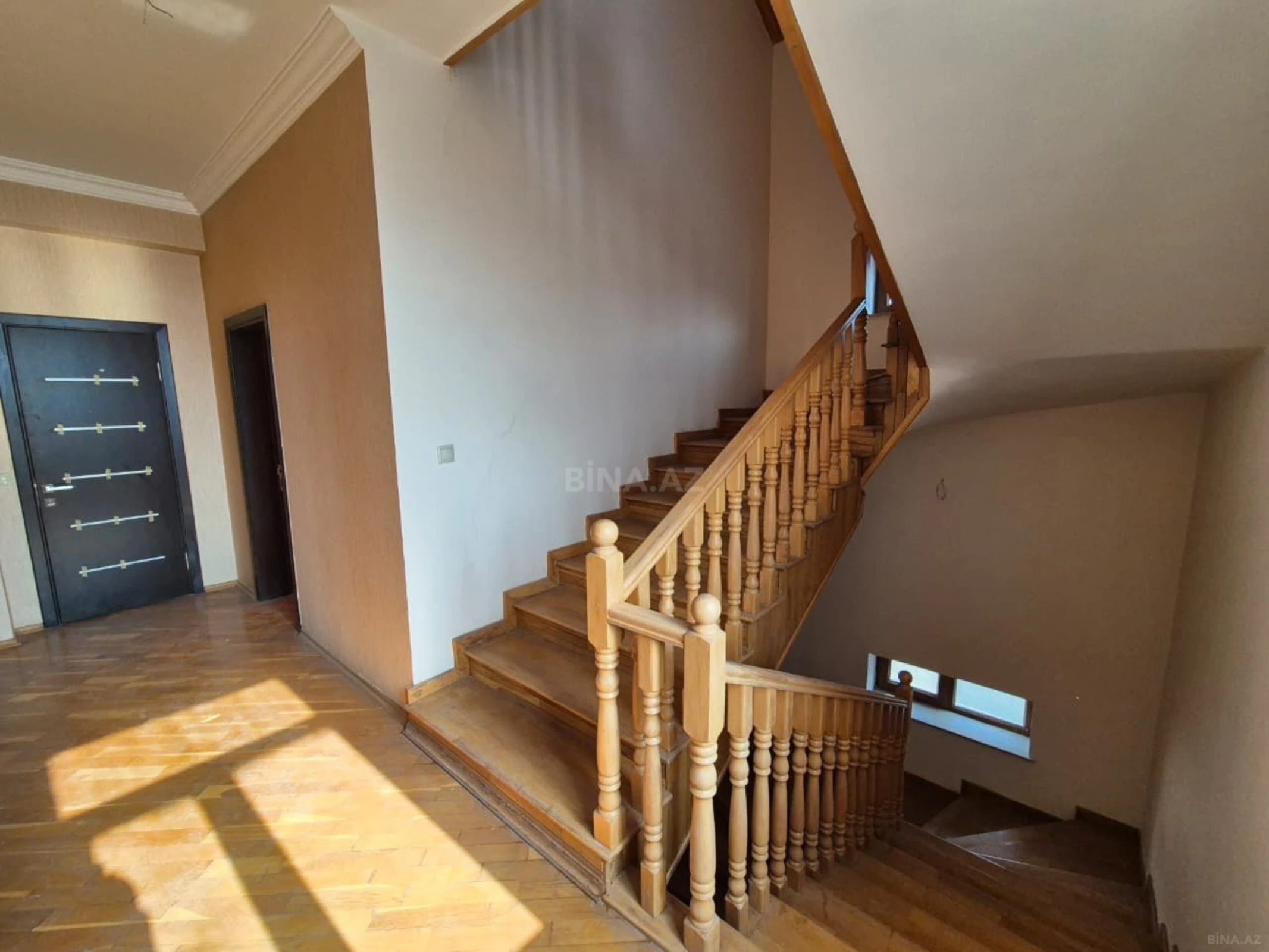 Satılır 6 otaqlı həyət evi 320 m²