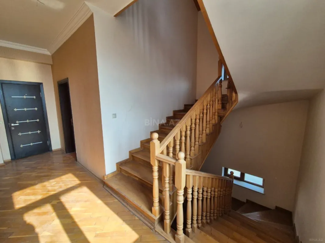 Satılır 6 otaqlı həyət evi 320 m²