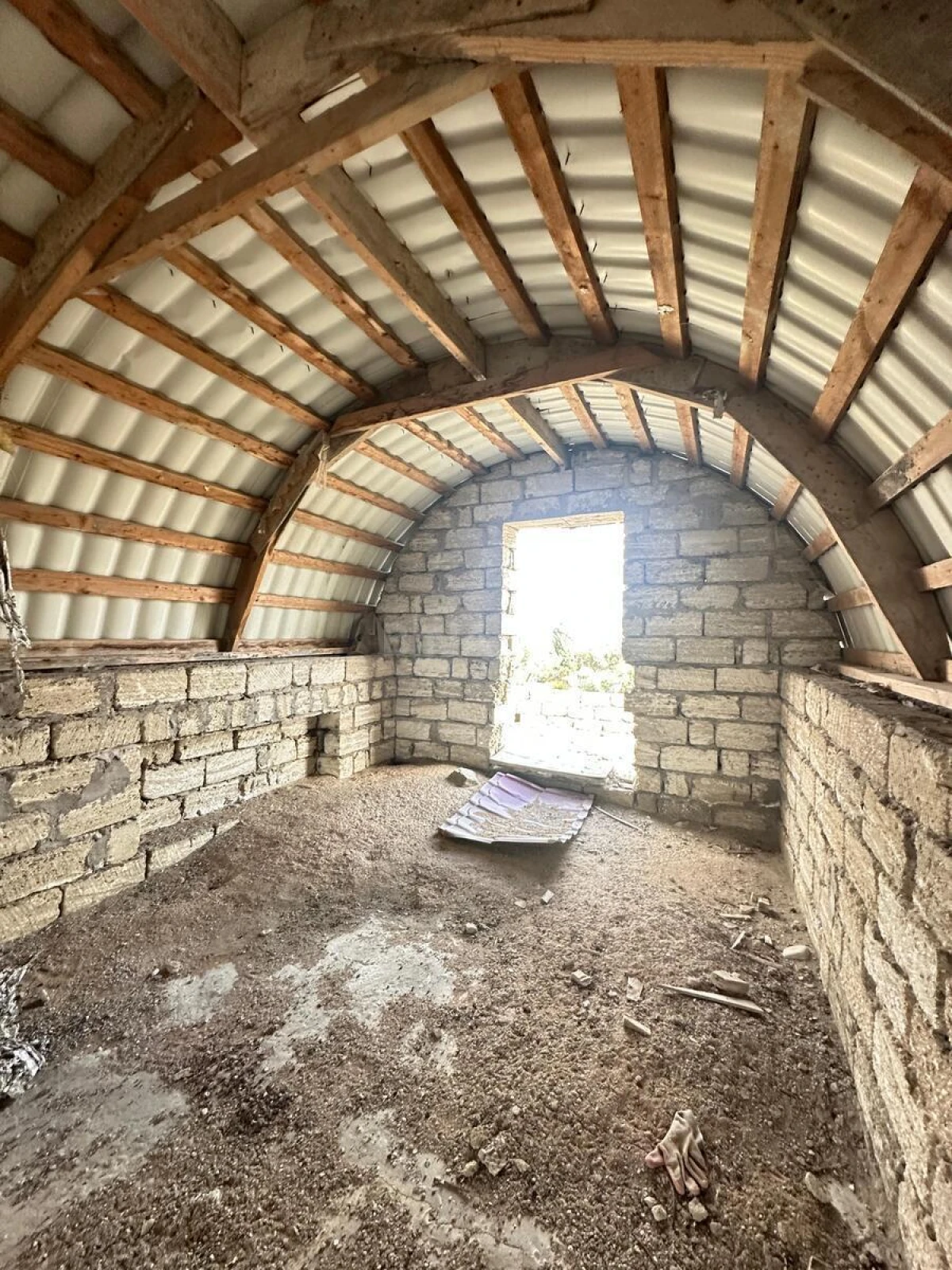 Satılır 9 otaqlı həyət evi 200 m²