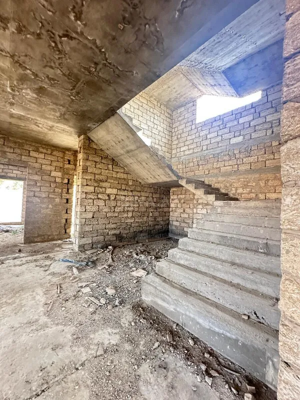 Satılır 9 otaqlı həyət evi 200 m²