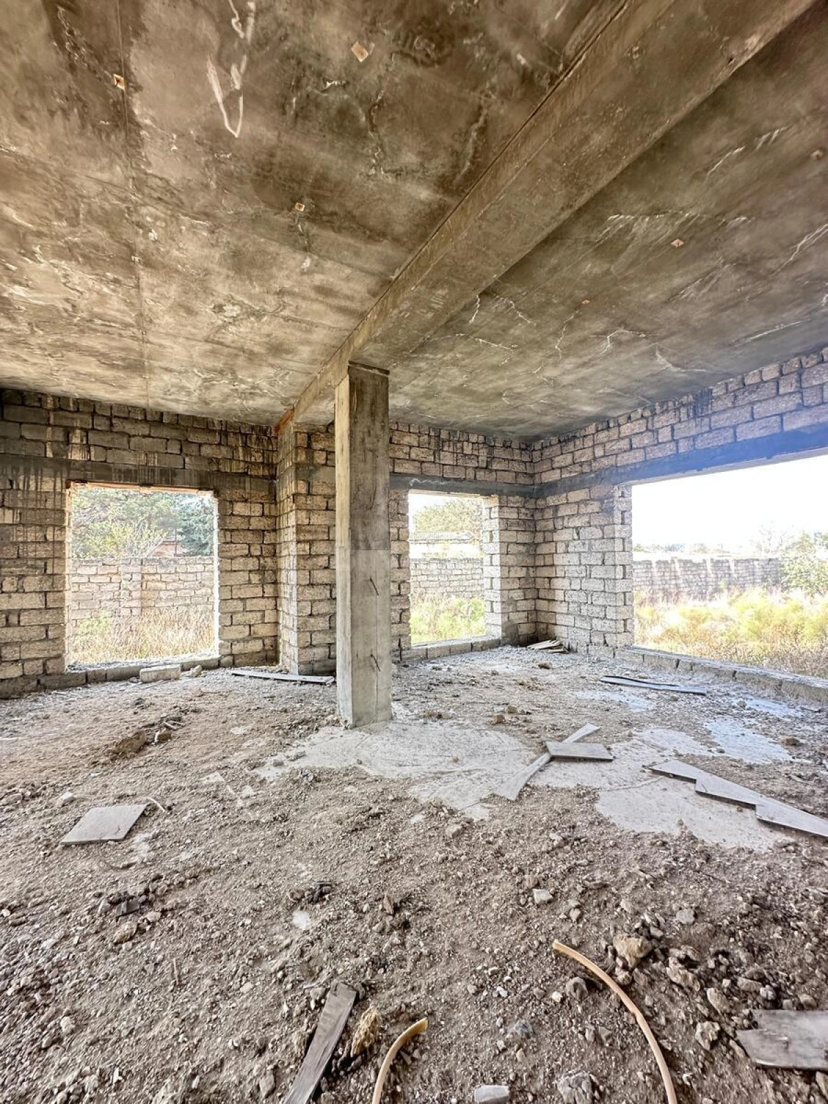 Satılır 9 otaqlı həyət evi 200 m²