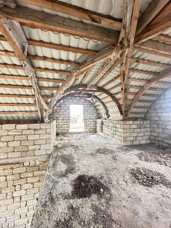 Satılır 9 otaqlı həyət evi 200 m²