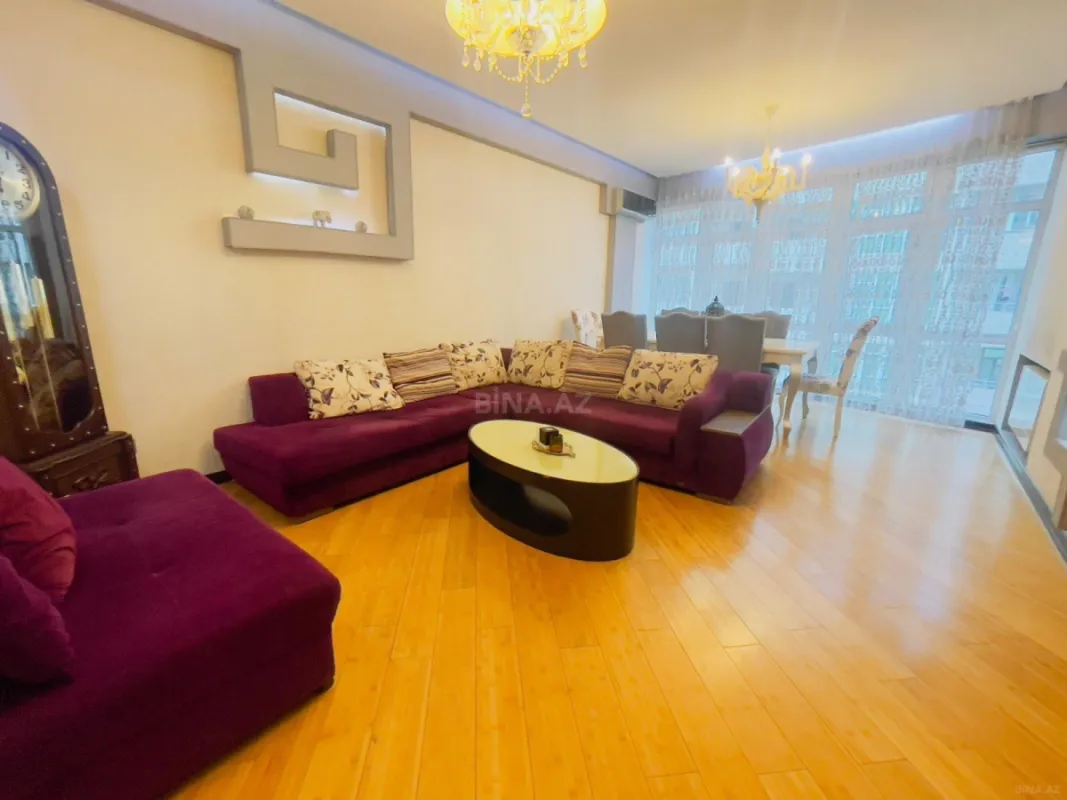 Satılır 3 otaqlı mənzil 116 m²