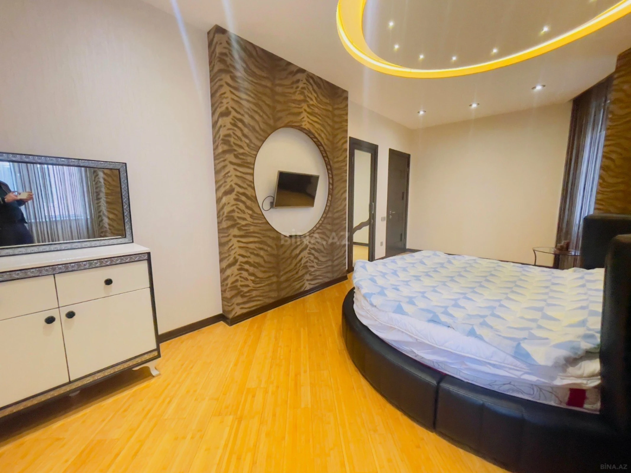 Satılır 3 otaqlı mənzil 116 m²