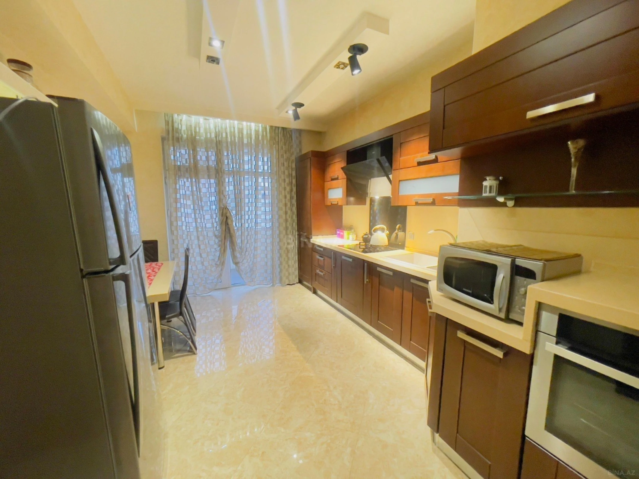 Satılır 3 otaqlı mənzil 116 m²